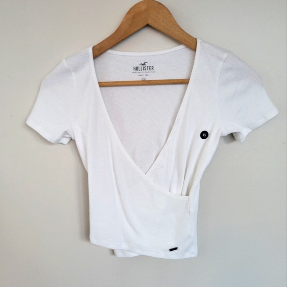 Hollister NWOT Baby Tee